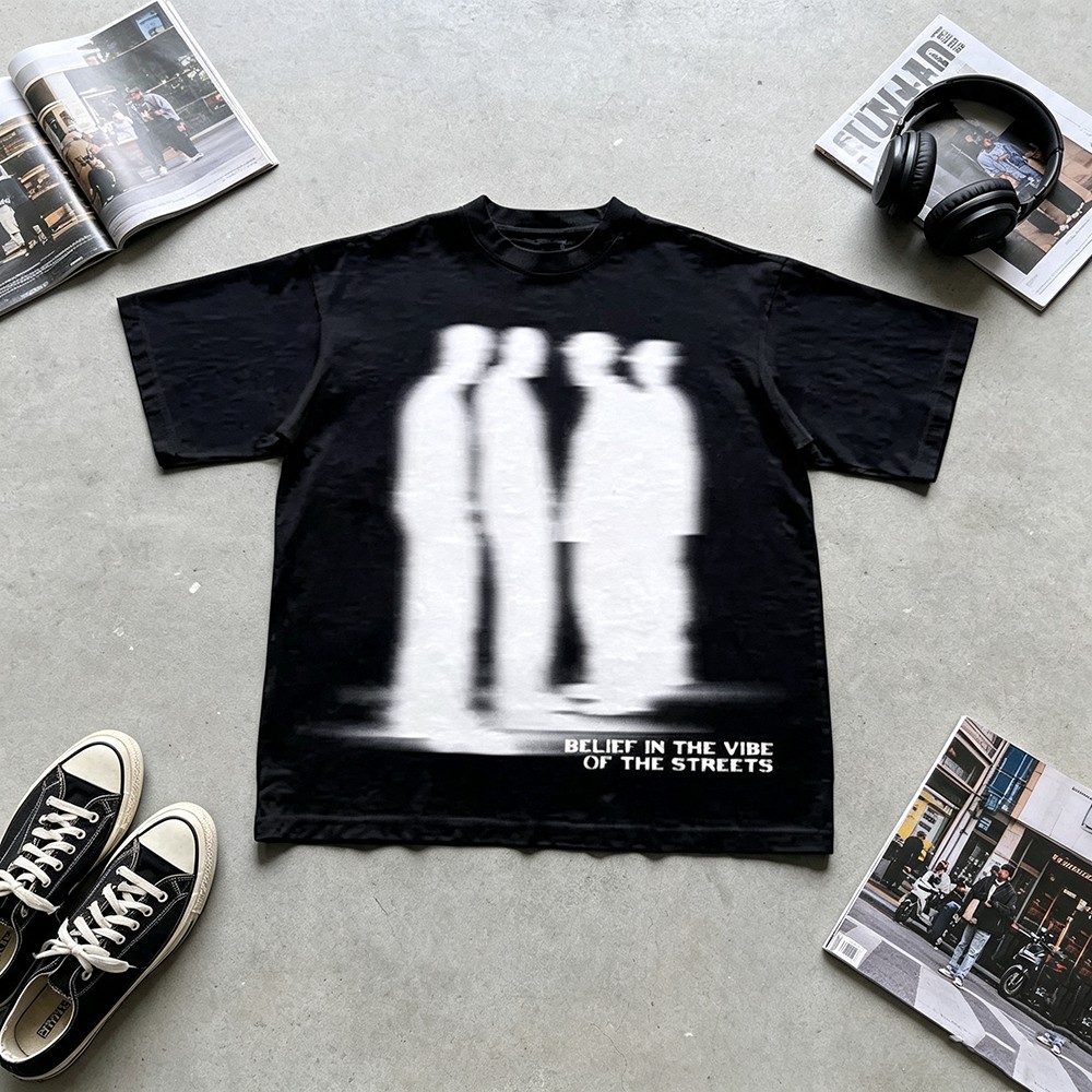 Street Fashion Vibes - T-shirt grafica con silhouette sfocata e