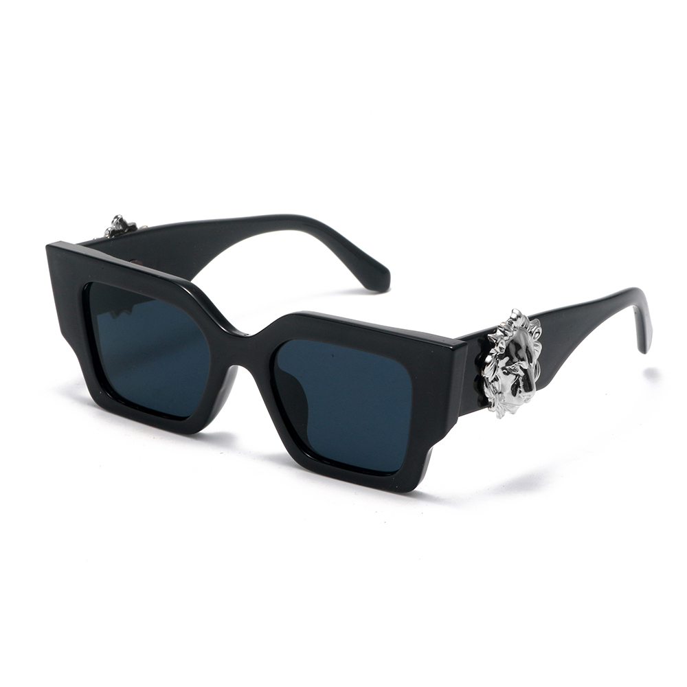 Nuovi Occhiali da Sole di Desi - Street Fashion Essentials recensione e prezzo