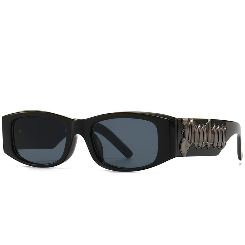 Nuovi Occhiali da Sole di Desi - Street Fashion Essentials recensione e prezzo